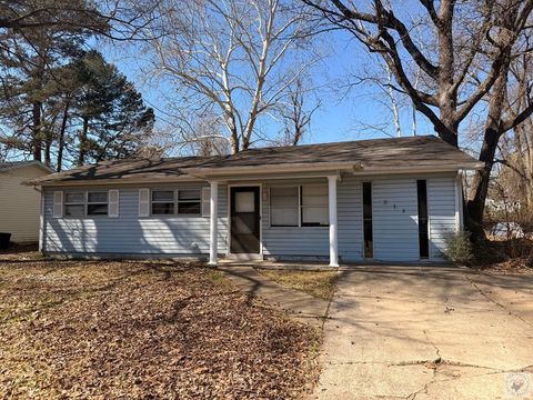 Photo of 218 Shellwood Dr, Wake Village, TX 75501 (MLS # 203339)