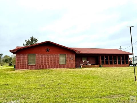 Photo of 409 Sixth St, Queen City, TX 75572 (MLS # 204424)