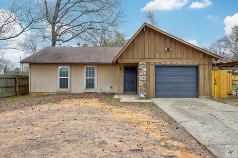 Photo of 2519 Jefferson Ave, Texarkana, AR 71584 (MLS # 204410)