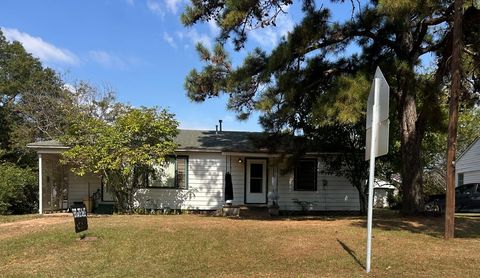 Photo of 2507 Division Ave, Texarkana, AR 71854 (MLS # 200322)
