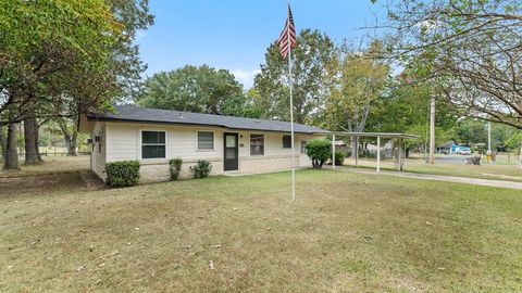 Photo of 200 Ward St, Maud, TX 75567 (MLS # 200289)