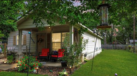 Photo of 2006 Pine St, Texarkana, TX 75501 (MLS # 200279)
