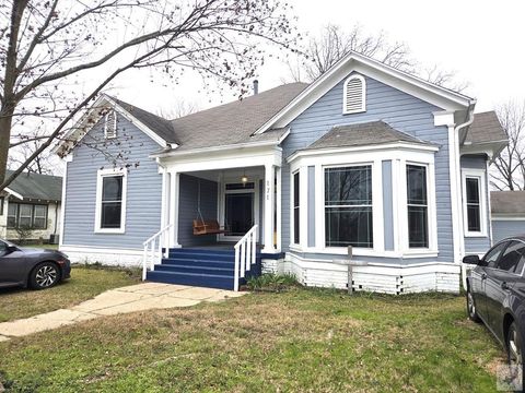Photo of 171 N Dupree St, Ashdown, AR 71822 (MLS # 202017)