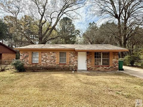 Photo of 701 Hillview St, Texarkana, TX 75501 (MLS # 203378)