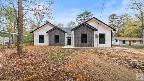 Photo of 533 Lake Breeze, Texarkana, TX 75501 (MLS # 200643)