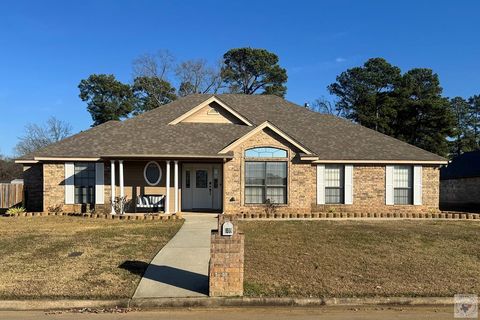 Photo of 140 Corley Circle, Wake Village, TX 75501 (MLS # 200922)