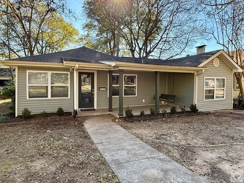 Photo of 721 W 27th St, Texarkana, TX 75503 (MLS # 200814)