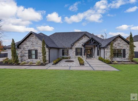 Photo of 253 Southern Lake Rd, Texarkana, TX 75503 (MLS # 200626)