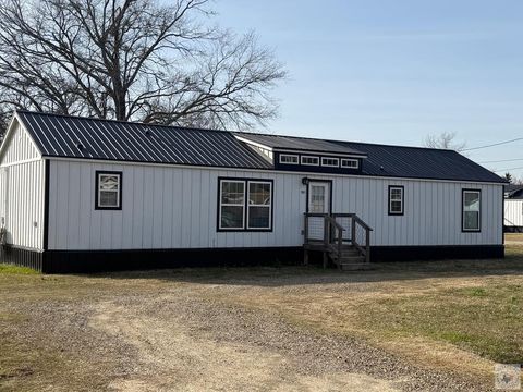 Photo of 100-102 Saddlebrooke Dr, De Kalb, TX 75559 (MLS # 203314)