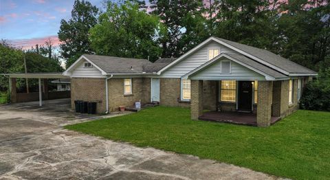 Photo of 1016 Senator St, Texarkana, AR 71854 (MLS # 200323)