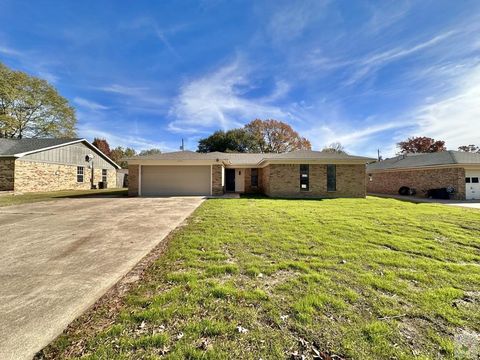 Photo of 4708 Parkland Dr, Texarkana, AR 71854 (MLS # 200817)
