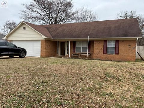 Photo of 34 Green Oaks Cir, Nash, TX 75569 (MLS # 202097)