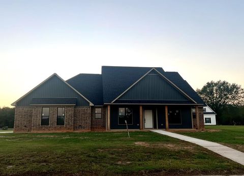 Photo of 425 Paisley Cr Cir, Texarkana, AR 71854 (MLS # 118640)