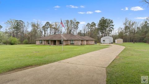 Photo of 33 Hickory Oak Ln, Texarkana, TX 75501 (MLS # 204430)
