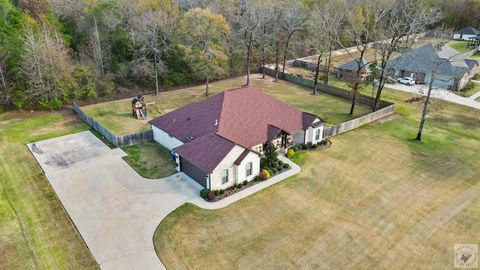 Photo of 24 W Oak Haven, Texarkana, TX 75501 (MLS # 200692)