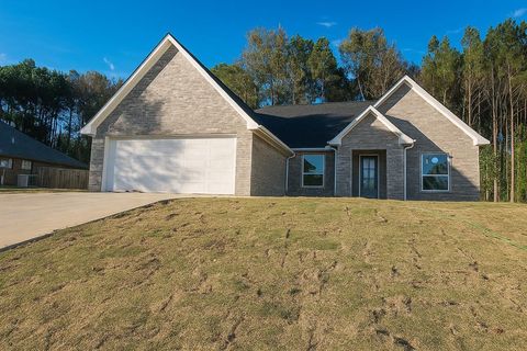 Photo of 801 Willow oak Drive, Atlanta, TX 75551 (MLS # 200483)