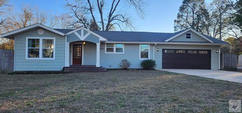 Photo of 3013 Hamilton St, Texarkana, TX 75501 (MLS # 201984)