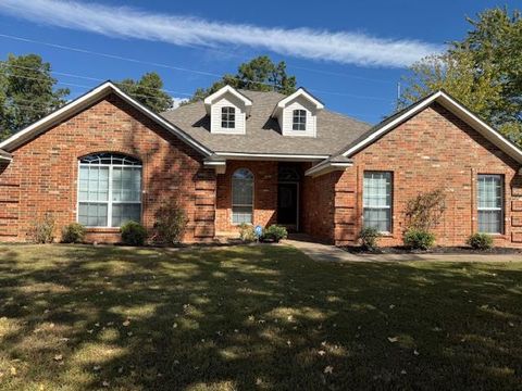 Photo of 110 Clear Creek Dr, Texarkana, TX 75503 (MLS # 200339)