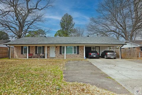 Photo of 1714 S Robison Rd, Texarkana, TX 75501 (MLS # 203335)