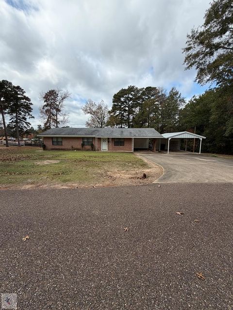 Photo of 205 Hampton Dr, Atlanta, TX 75551 (MLS # 200656)