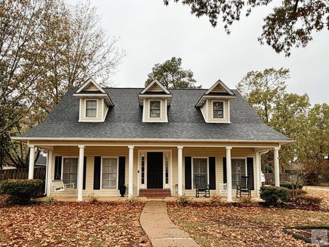 Photo of 7005 Tall Oaks Dr, Texarkana, AR 71854 (MLS # 200699)