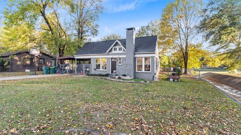 Photo of 311 W 38th St, Texarkana, TX 75503 (MLS # 200571)