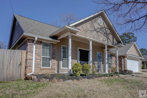 Photo of 517 Northwest Dr, Wake Village, TX 75501 (MLS # 203320)