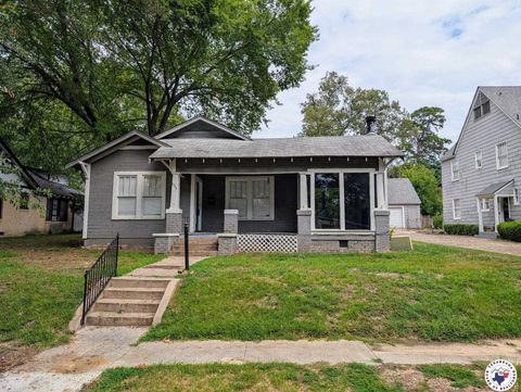Photo of 1916 Laurel St, Texarkana, AR 71854 (MLS # 118642)