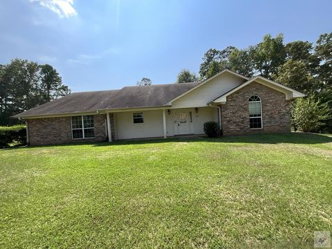 Photo of 116 Rosebud Dr, Marshall, TX 75672 (MLS # 202046)