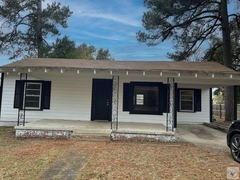 Photo of 3705 Hickory St, Texarkana, AR 71854 (MLS # 200840)