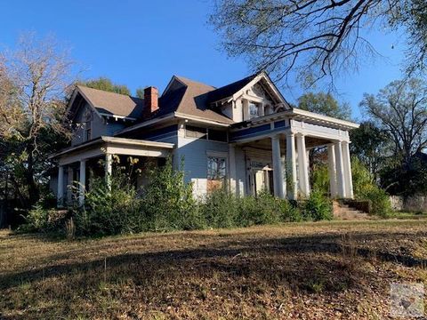 Photo of 1520 Beech St, Texarkana, AR 71854 (MLS # 200730)