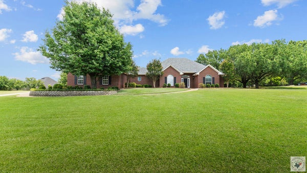 8210 QUAIL HOLLOW DR, TEXARKANA, TX 75503 - Image f9c75da55a7dbf41bd4335f0cf21b4c6/294608535