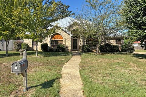Photo of 5909 Forest Bend, Texarkana, AR 71854 (MLS # 200275)