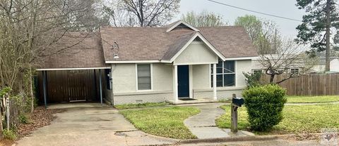 Photo of 3508 HIckory St, Texarkana, AR 71854 (MLS # 204427)