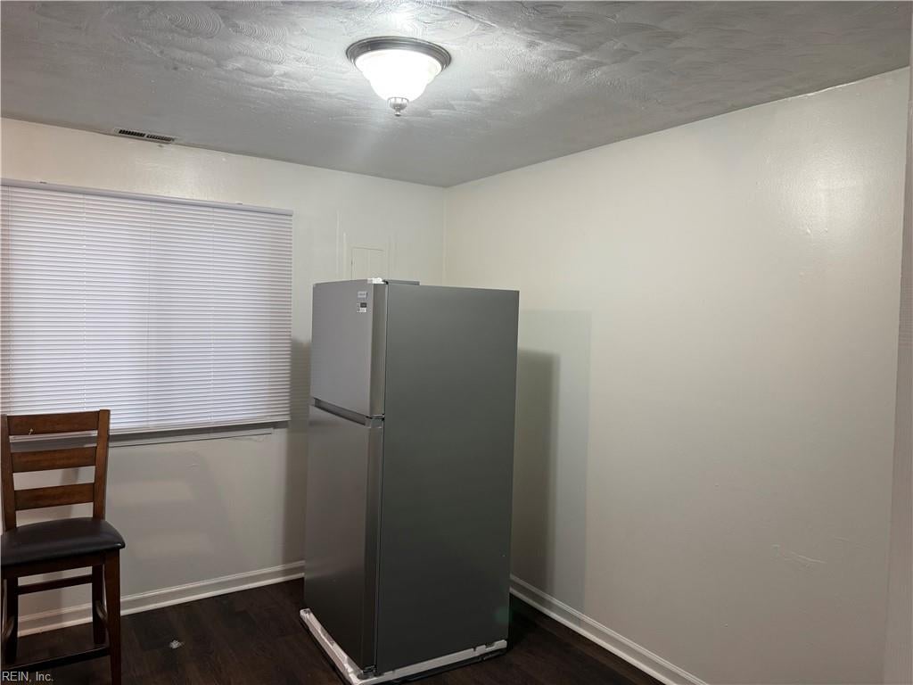 530 W 27th ST - Photo 4