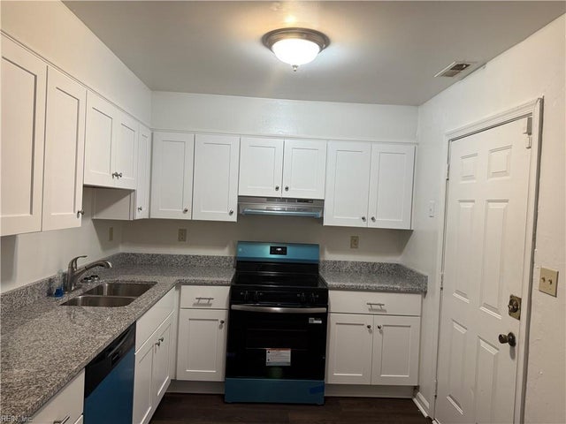 530 W 27th ST