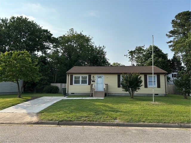 247 Malden LN