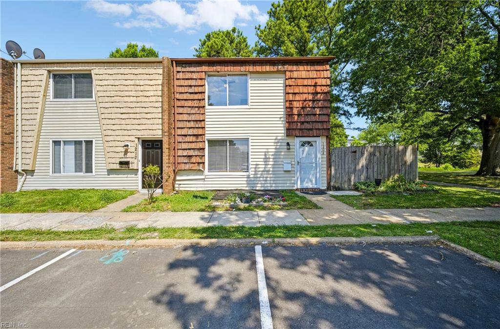 Photo 1 of 20 — 1208 Green Cedar LN, Virginia Beach, VA 23453