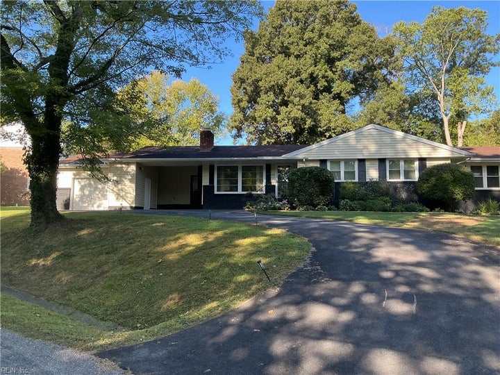 Photo 1 of 31 — 128 Davis DR, Williamsburg, VA 23185