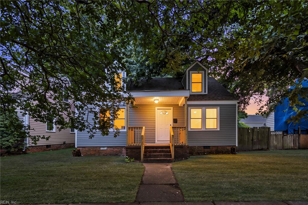 Photo 1 of 34 — 329 E Randall AVE, Norfolk, VA 23503