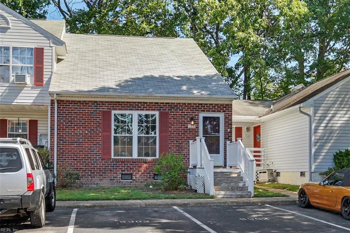 Photo 1 of 37 — 5302 Gardner CT, Williamsburg, VA 23188