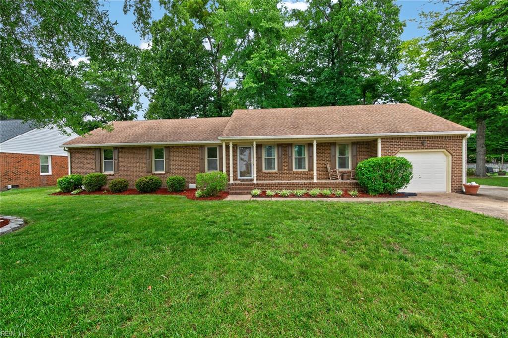Photo 1 of 42 — 1213 Lakeford PL, Chesapeake, VA 23322