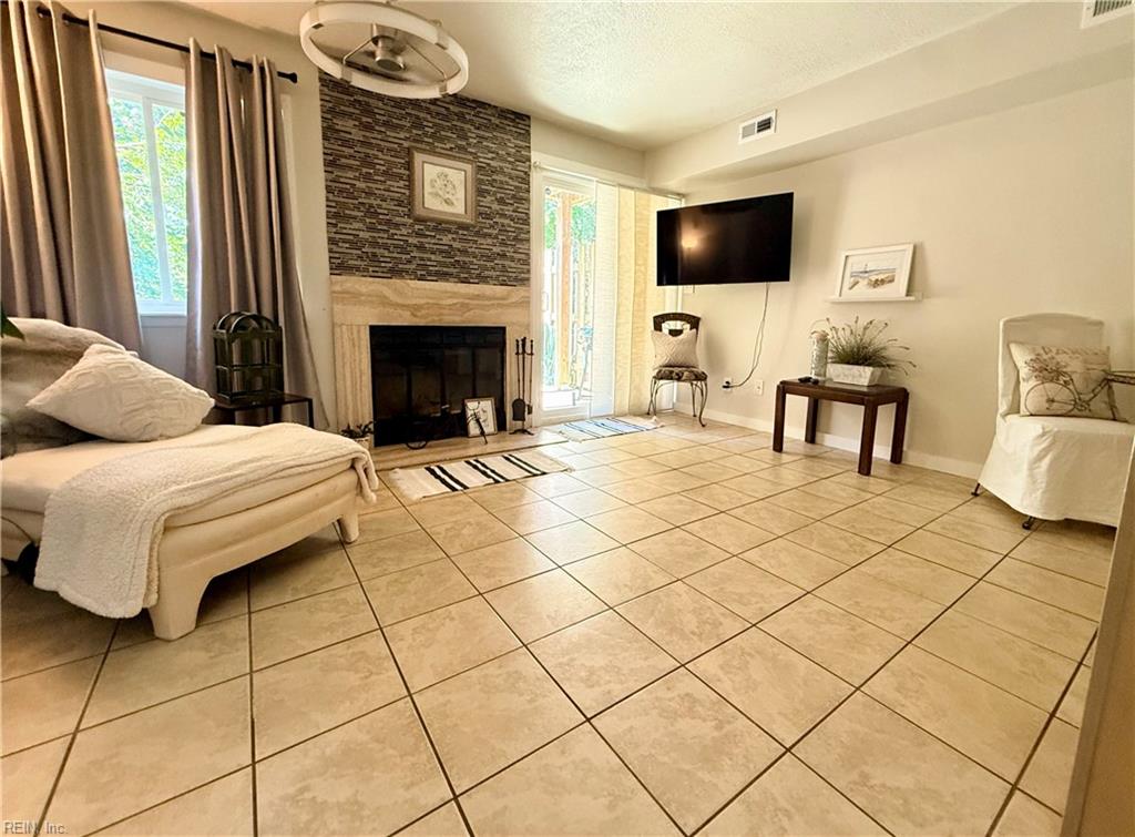 839 Virginia CT - Photo 2