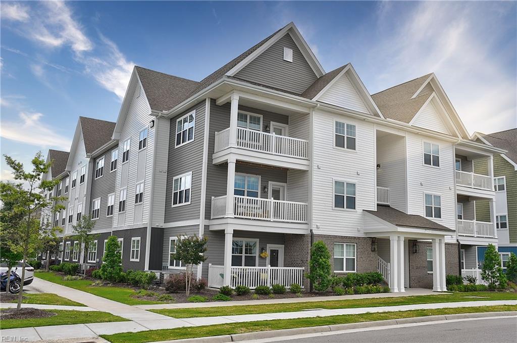 Photo 1 of 31 — 1733 Dromolin DR 304, Virginia Beach, VA 23456