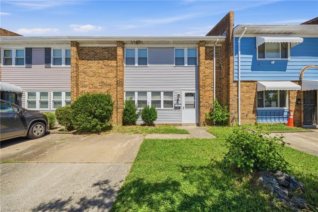 Photo 1 of 37 — 1006 Bowe PL, Norfolk, VA 23504