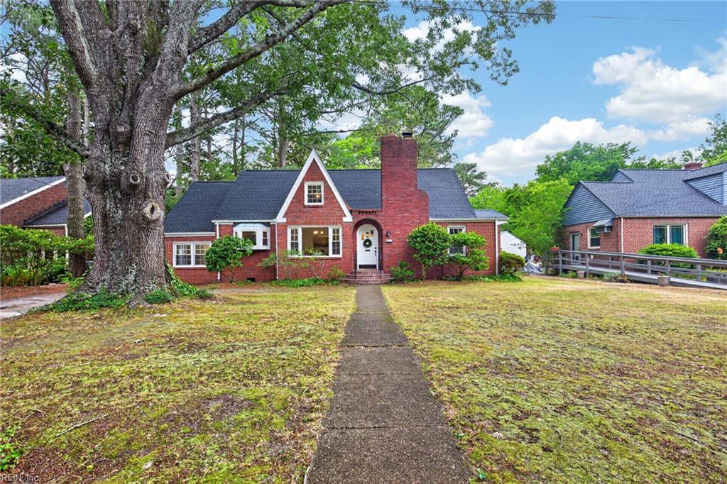 Photo 1 of 34 — 6031 Newport AVE, Norfolk, VA 23505