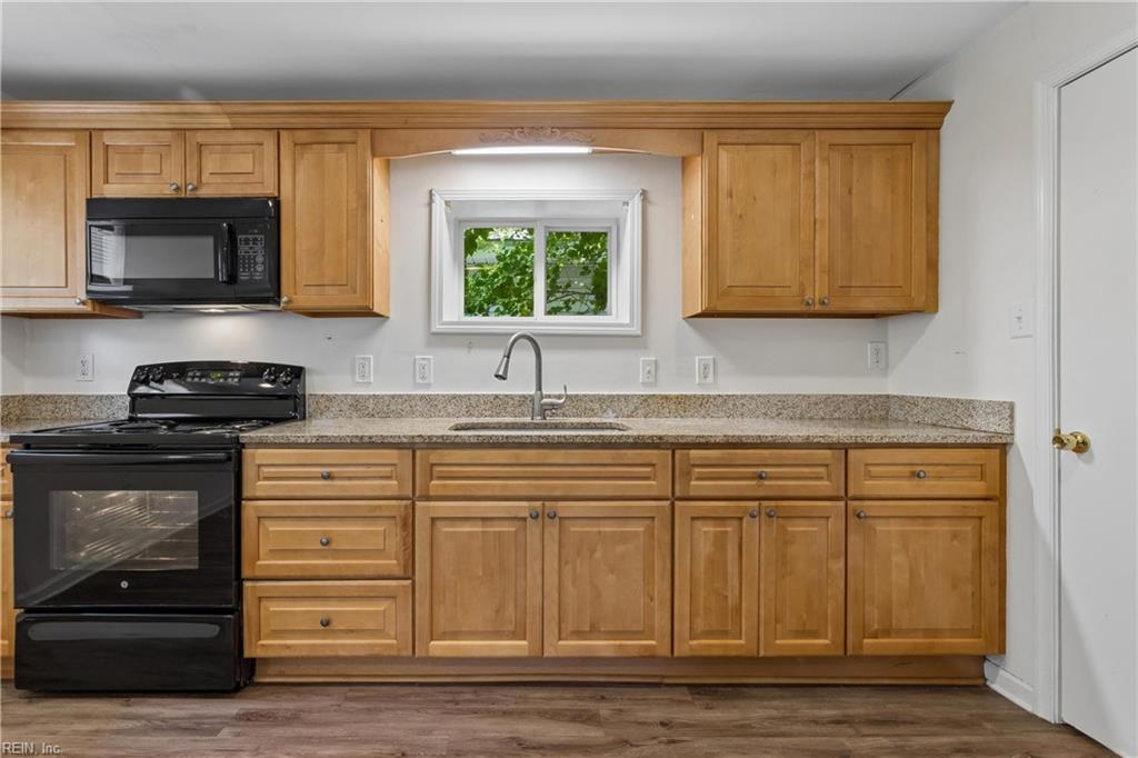 Photo 1 of 26 — 1007 Quash ST, Hampton, VA 23669