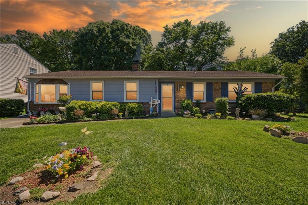 Photo 1 of 34 — 3917 Waterside CT, Virginia Beach, VA 23452