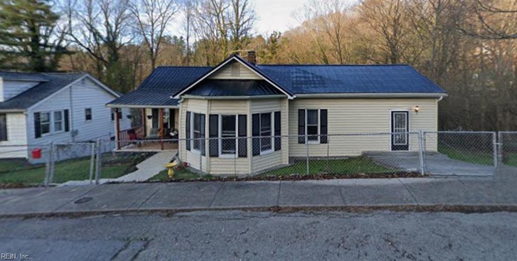 Photo 1 of 9 — 419 Craig ST, Norton, VA 24273