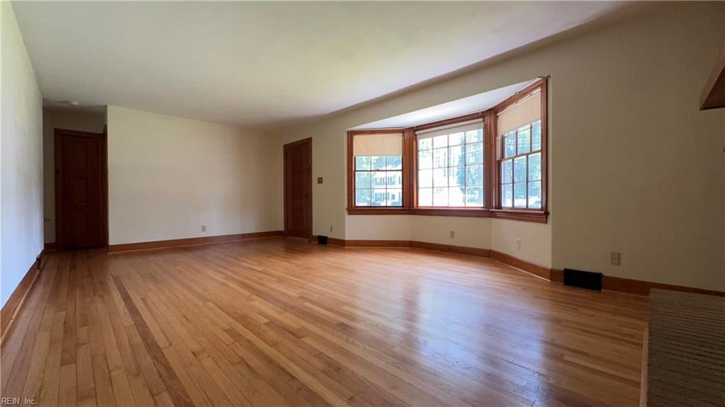 4720 Haywood DR - Photo 3